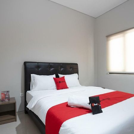 Reddoorz Plus Near Jiexpo Kemayoran Jacarta Exterior foto