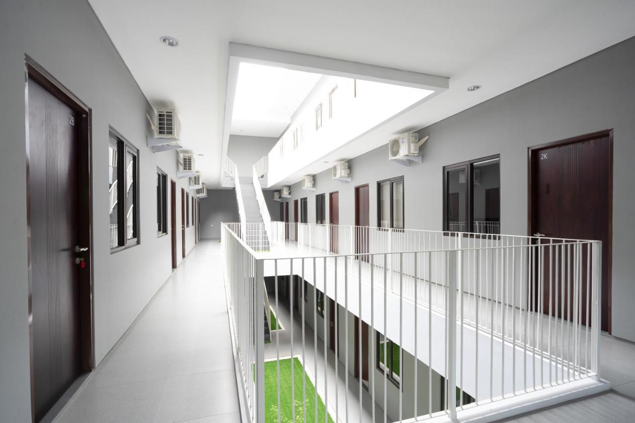 Reddoorz Plus Near Jiexpo Kemayoran Jacarta Exterior foto