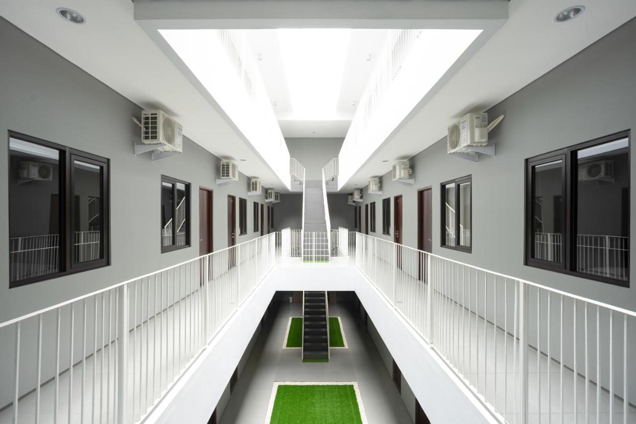 Reddoorz Plus Near Jiexpo Kemayoran Jacarta Exterior foto