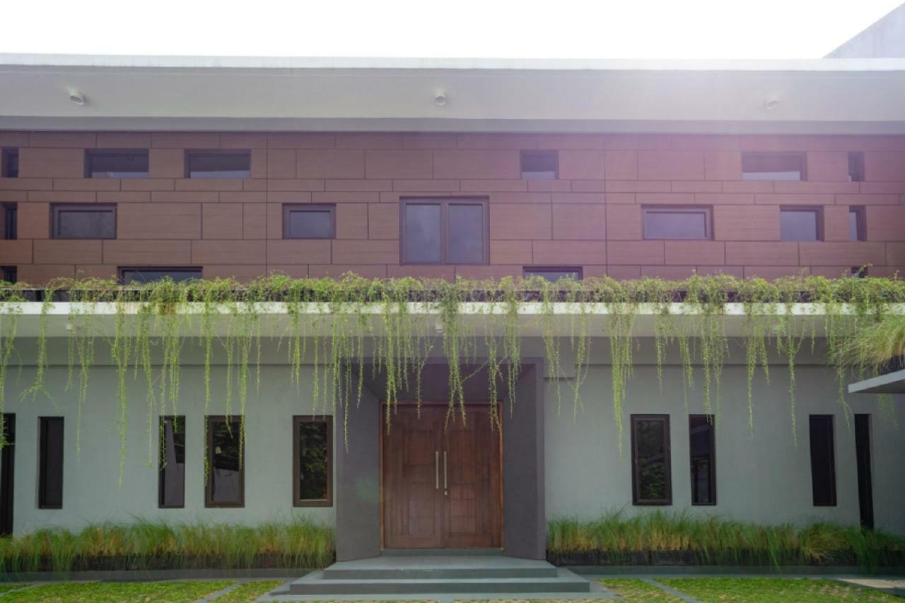 Reddoorz Plus Near Jiexpo Kemayoran Jacarta Exterior foto